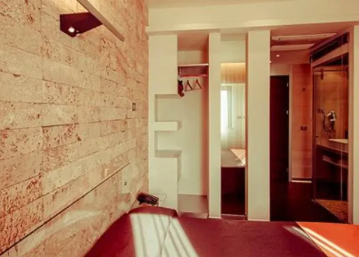 Ways Garden & Leisure 4* Roma