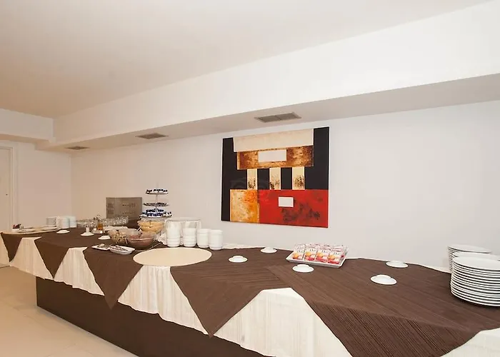 Otel Ways Garden & Leisure Roma