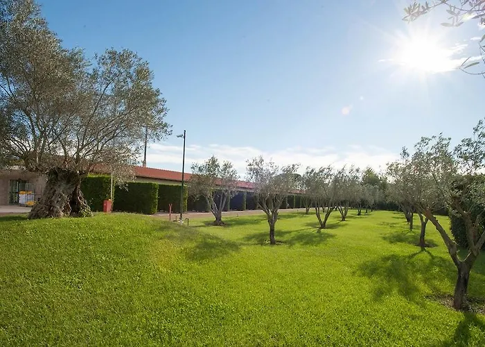 Ways Garden & Leisure 4*