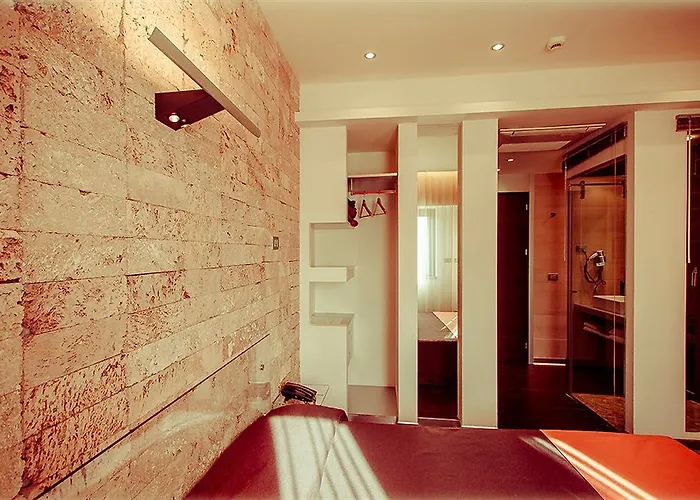 Ways Garden & Leisure Otel