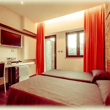 Ways Garden & Leisure Hotel Rom